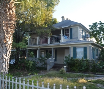 527 8th St N in St. Petersburg, FL - Building Photo