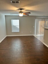 8218 Halls Hammock Ct in Jacksonville, FL - Building Photo - Building Photo