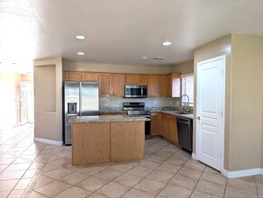 4226 N 92nd Ln in Phoenix, AZ - Building Photo - Building Photo