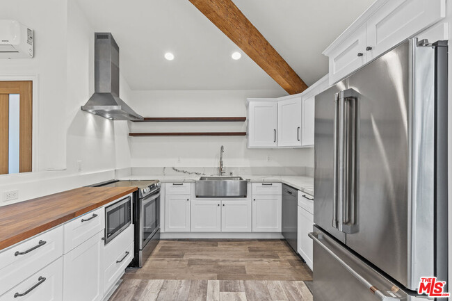 property at 4835 Gentry Ave