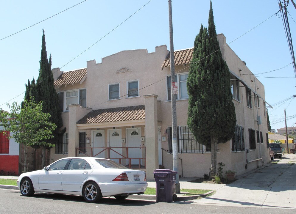 548 E 17th St in Long Beach, CA - Foto de edificio