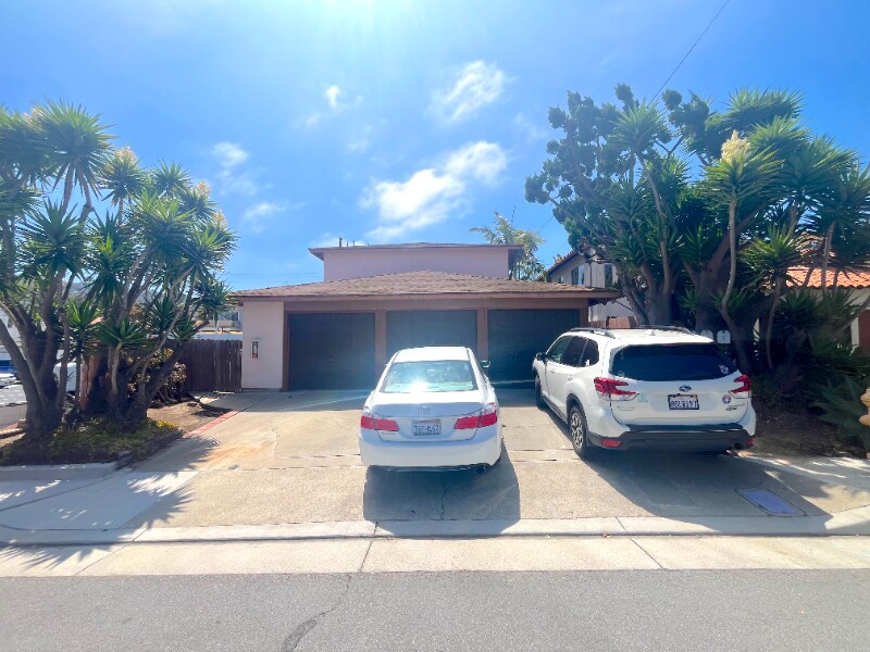 133 Avenida Miramar in San Clemente, CA - Building Photo