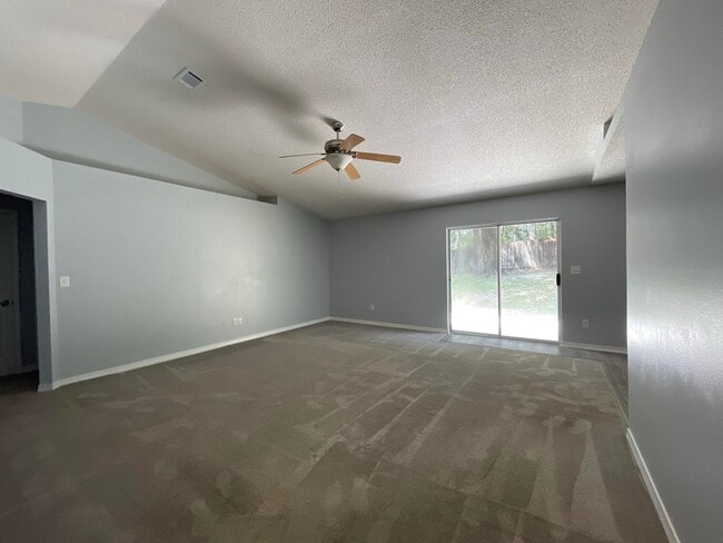 212 Lustan Dr in Crestview, FL - Building Photo - Building Photo