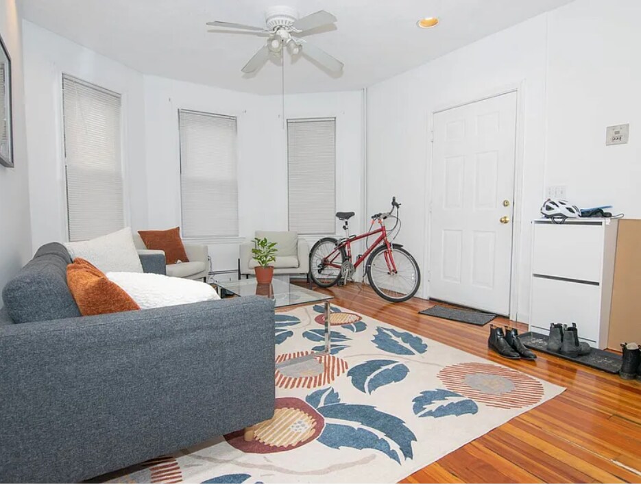 58 Mansfield St in Boston, MA - Building Photo