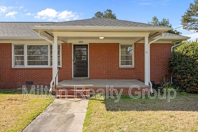 property at 1206 S 9th St