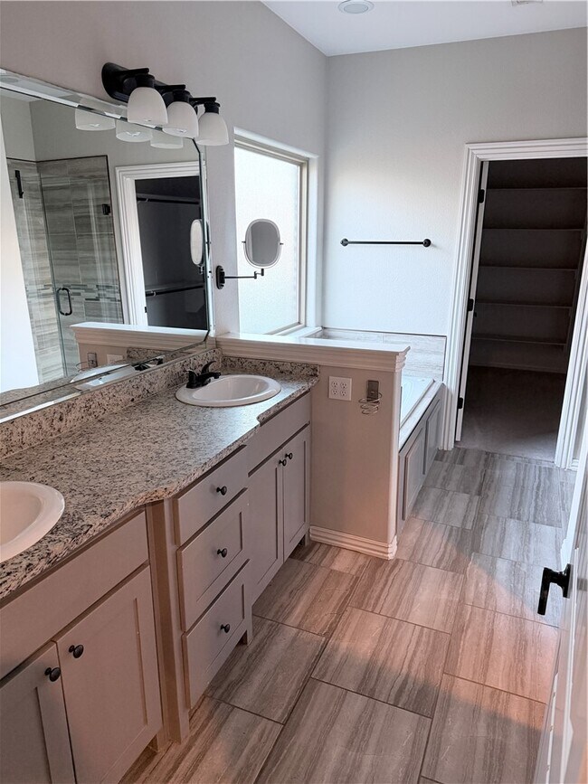 7245 Devonshire Ave in Springdale, AR - Building Photo - Building Photo