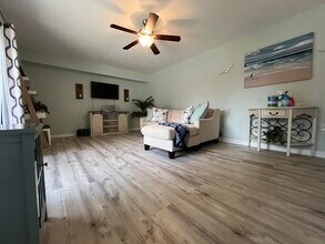 7510 75th Way in West Palm Beach, FL - Building Photo - Building Photo