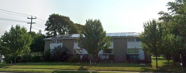 property at 915 Wellington St