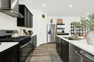 3235 Creston Gate Dr in Houston, TX - Building Photo - Building Photo