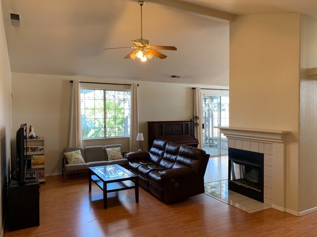 2517 Tuolumne Dr in Chico, CA - Building Photo - Building Photo