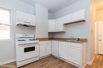 912 N Ashland Ave in Chicago, IL - Building Photo - Building Photo