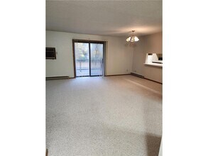 1504 Black Oak Ave-Unit -4 in Montevideo, MN - Building Photo - Building Photo