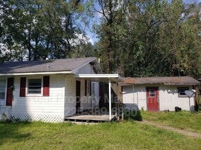 1208 N Willow Ave in Gonzales, LA - Building Photo - Building Photo