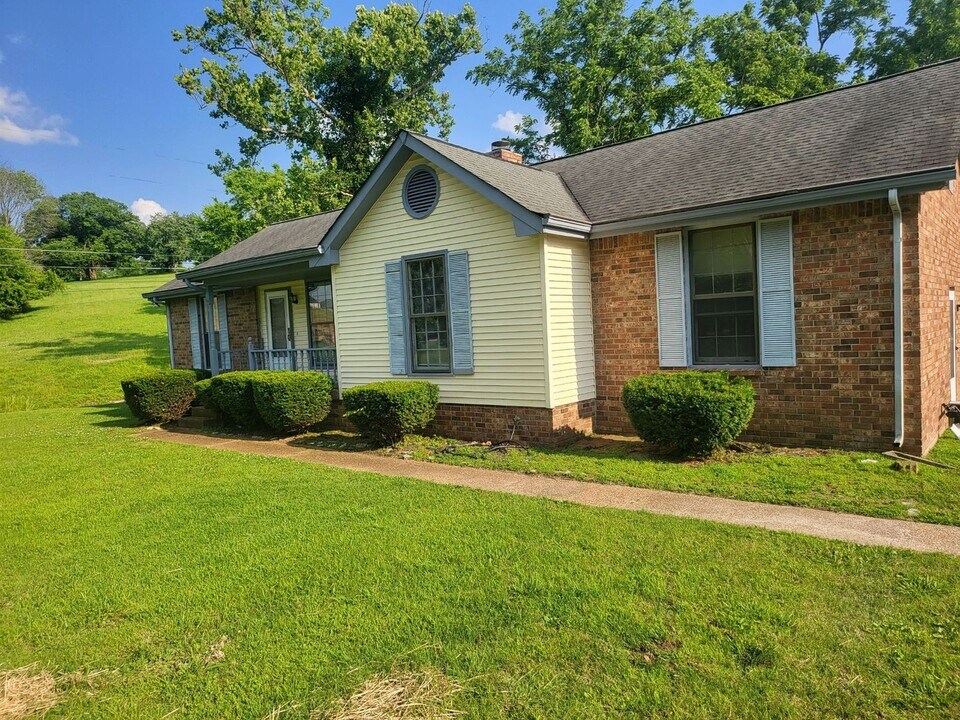 750 S Rutland Rd in Mount Juliet, TN - Building Photo