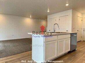 37 N Wayne Wy in Grantsville, UT - Building Photo - Building Photo