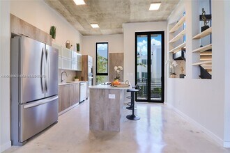 645 NE 4th Ave in Fort Lauderdale, FL - Building Photo - Building Photo