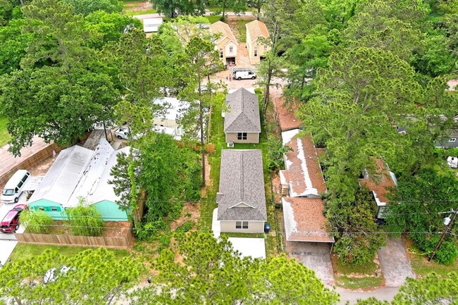 10994 Amblewood St in Willis, TX - Building Photo - Building Photo