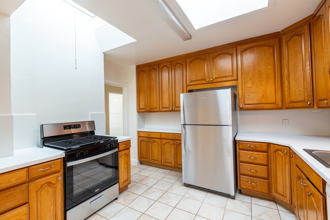 219 St Charles Ave in San Francisco, CA - Building Photo - Building Photo