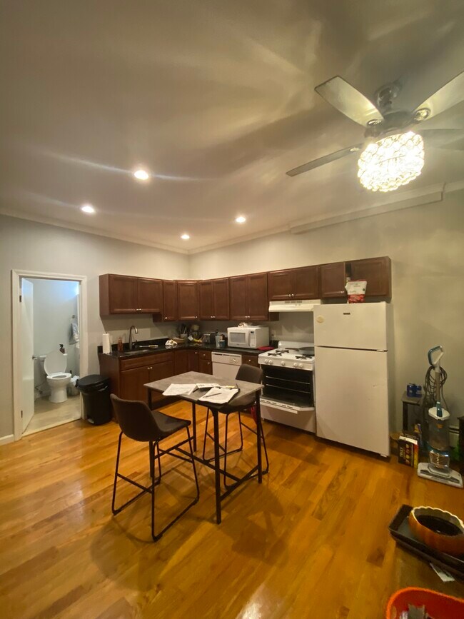 227 Fuller St, Unit 708