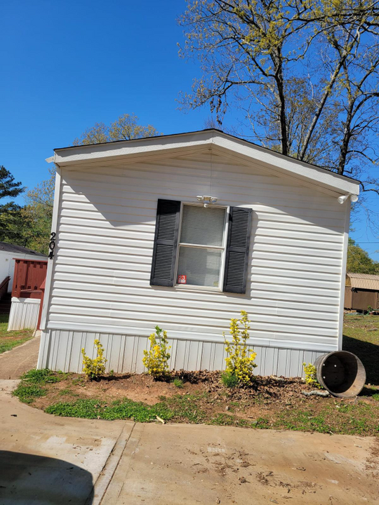 204 Fleetwood Dr in Fayetteville, GA - Building Photo