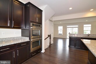 10684 Viewmont Ln in Manassas, VA - Building Photo - Building Photo