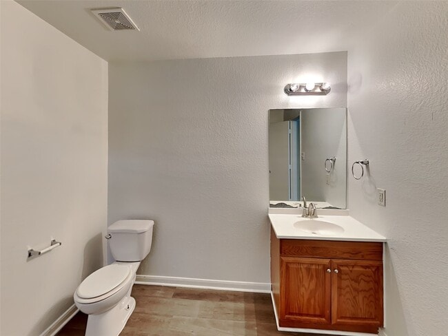 9626 Eaglewood Glen Tr