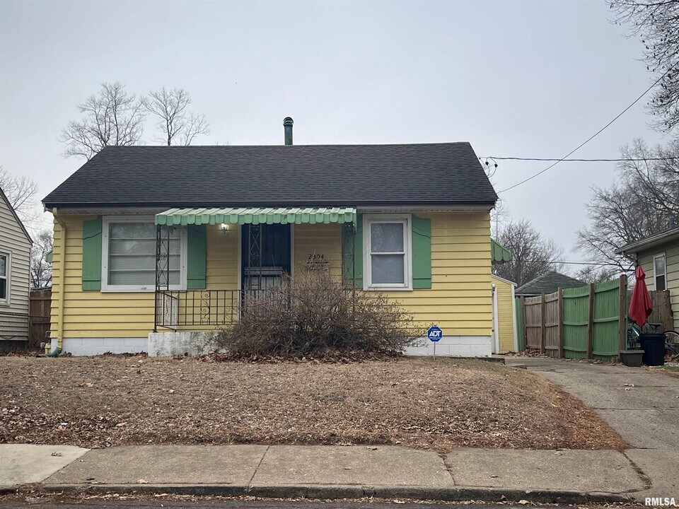 2304 W Proctor St in Peoria, IL - Building Photo