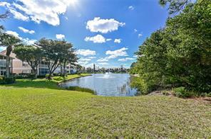 5300 Andover Dr-Unit -102 in Naples, FL - Foto de edificio