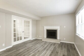 7735 Bayridge Dr in Indianapolis, IN - Building Photo - Building Photo