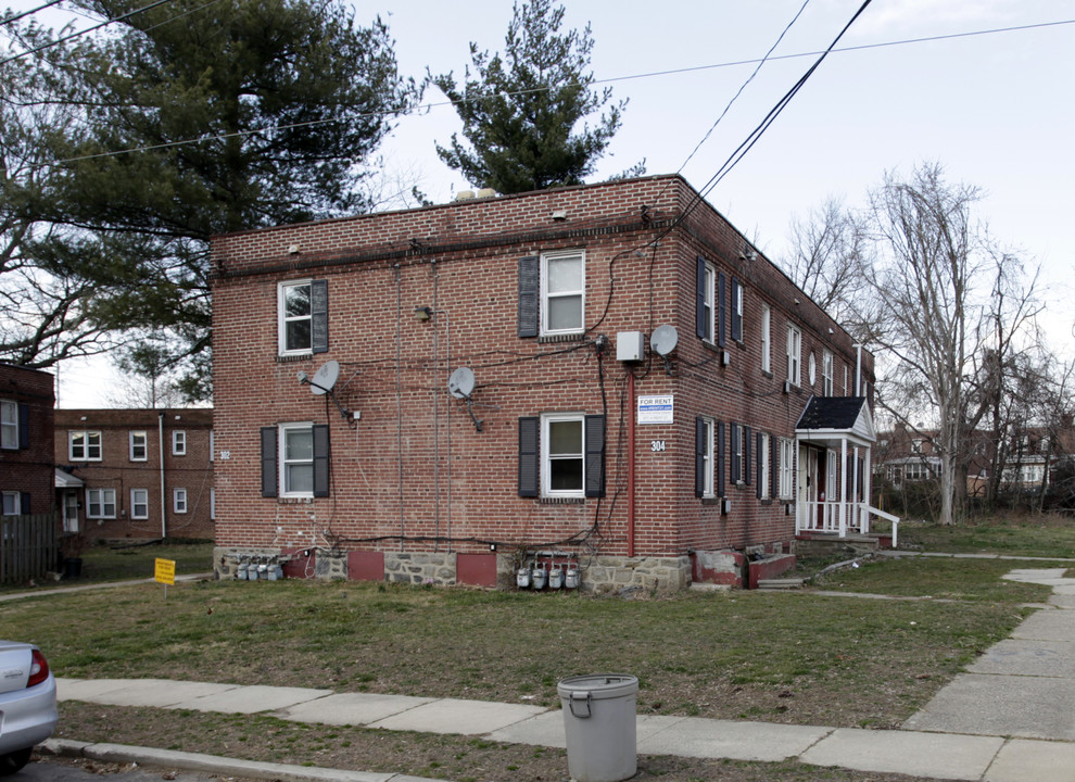 302 Morris Ave in Crum Lynne, PA - Building Photo