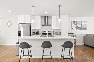 4625 Glacier Ave in San Diego, CA - Building Photo - Building Photo