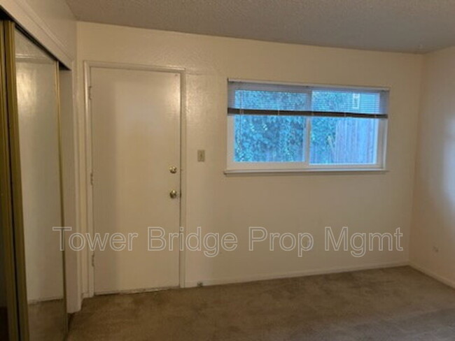 property at 10616 Fair Oaks Blvd