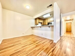 313 W 1st Ave in Chico, CA - Building Photo - Building Photo