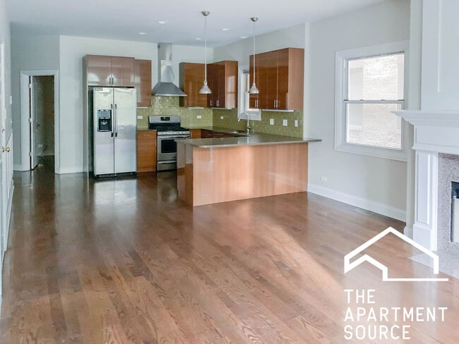 2741 N Southport Ave, Unit 1S in Chicago, IL - Building Photo - Building Photo
