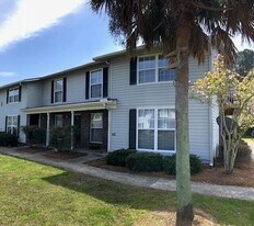 2494 Etiwan Ave in Charleston, SC - Building Photo