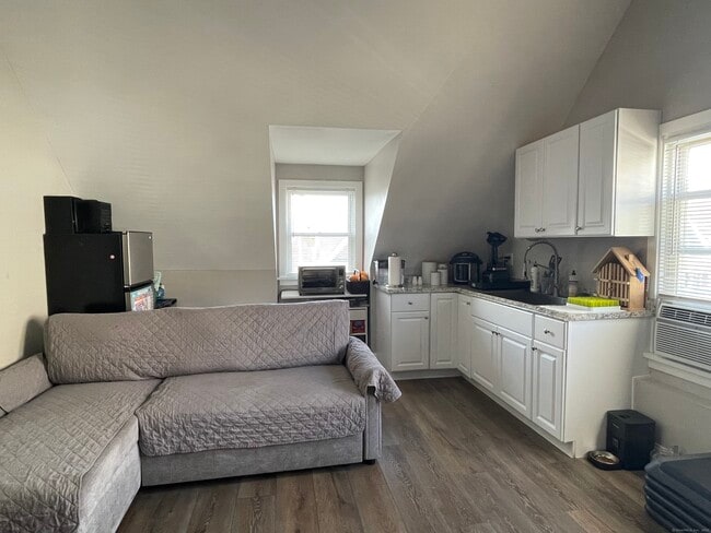 40 Scofield Ave in Bridgeport, CT - Building Photo - Building Photo