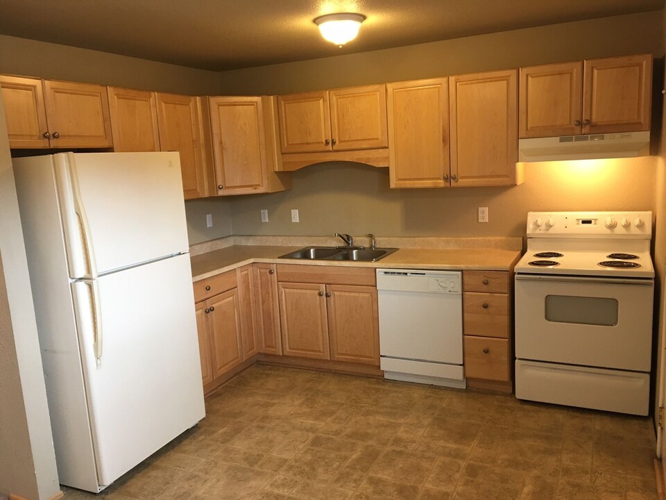 2252 Holabird Ave in Klamath Falls, OR - Foto de edificio
