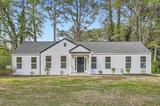 2069 Sandtown Rd SW, Unit RM1-Tommy in Atlanta, GA - Foto de edificio - Building Photo