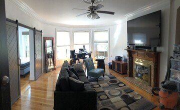 918 Beacon St, Unit 2 in Boston, MA - Building Photo - Building Photo