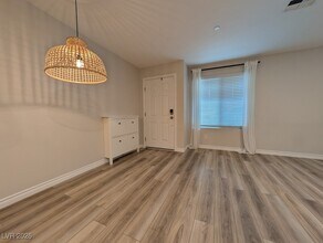 6206 Foxes Dl St in Las Vegas, NV - Building Photo - Building Photo