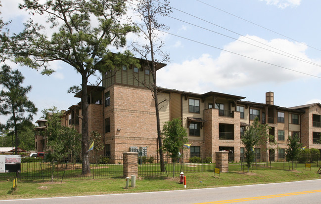 HomeTowne at Tomball in Tomball, TX - Building Photo - Building Photo