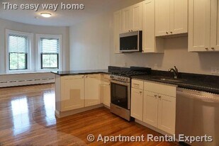 114 Willow St, Unit #4 in Cambridge, MA - Building Photo