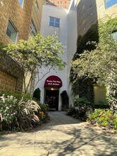 40 E 9th St, Unit 1801 in Chicago, IL - Building Photo - Building Photo