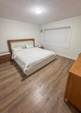 750 Pearson St, Unit 750 Pearson St #212 in Des Plaines, IL - Building Photo - Building Photo