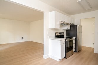 SAGEWOOD ESTATES in Portland, OR - Building Photo - Building Photo