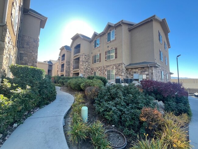 235 N 1200 W, Unit Newport 301