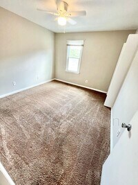 452 Britnie Ct photo'