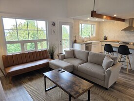 1888 Cliff Rd in Point Roberts, WA - Building Photo