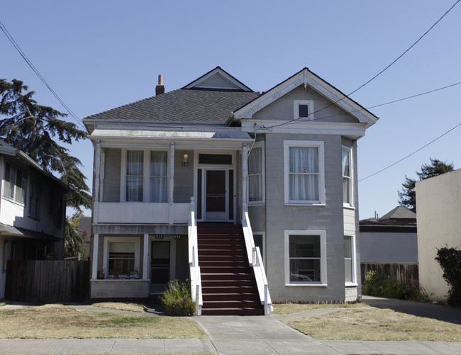 930 Park St in Alameda, CA - Foto de edificio - Building Photo