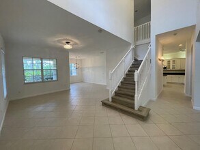 1811 Flower Dr in Palm Beach Gardens, FL - Building Photo - Building Photo
